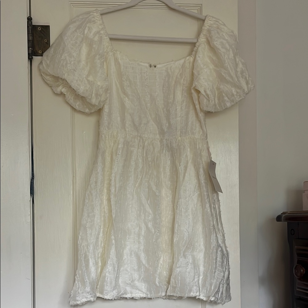 Elegant White Puff Sleeve Dress